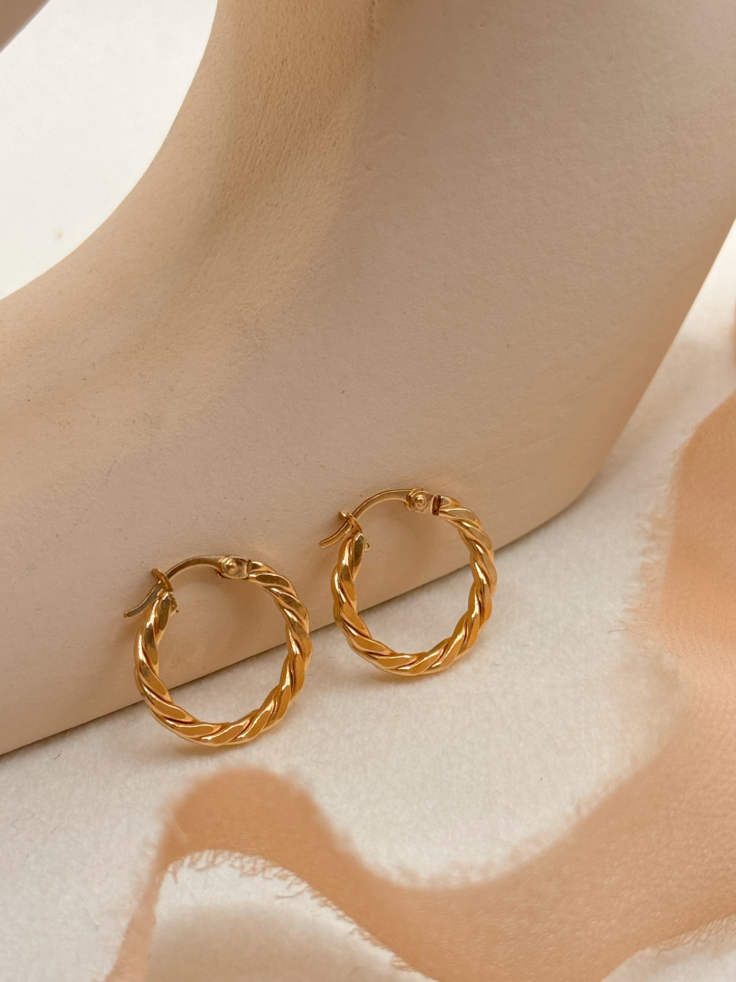 Flat Twisted Hoops