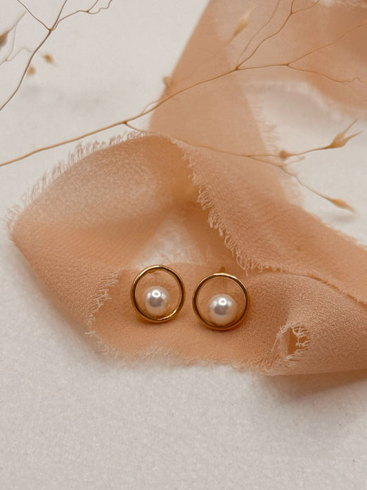 Circle Pearl Studs