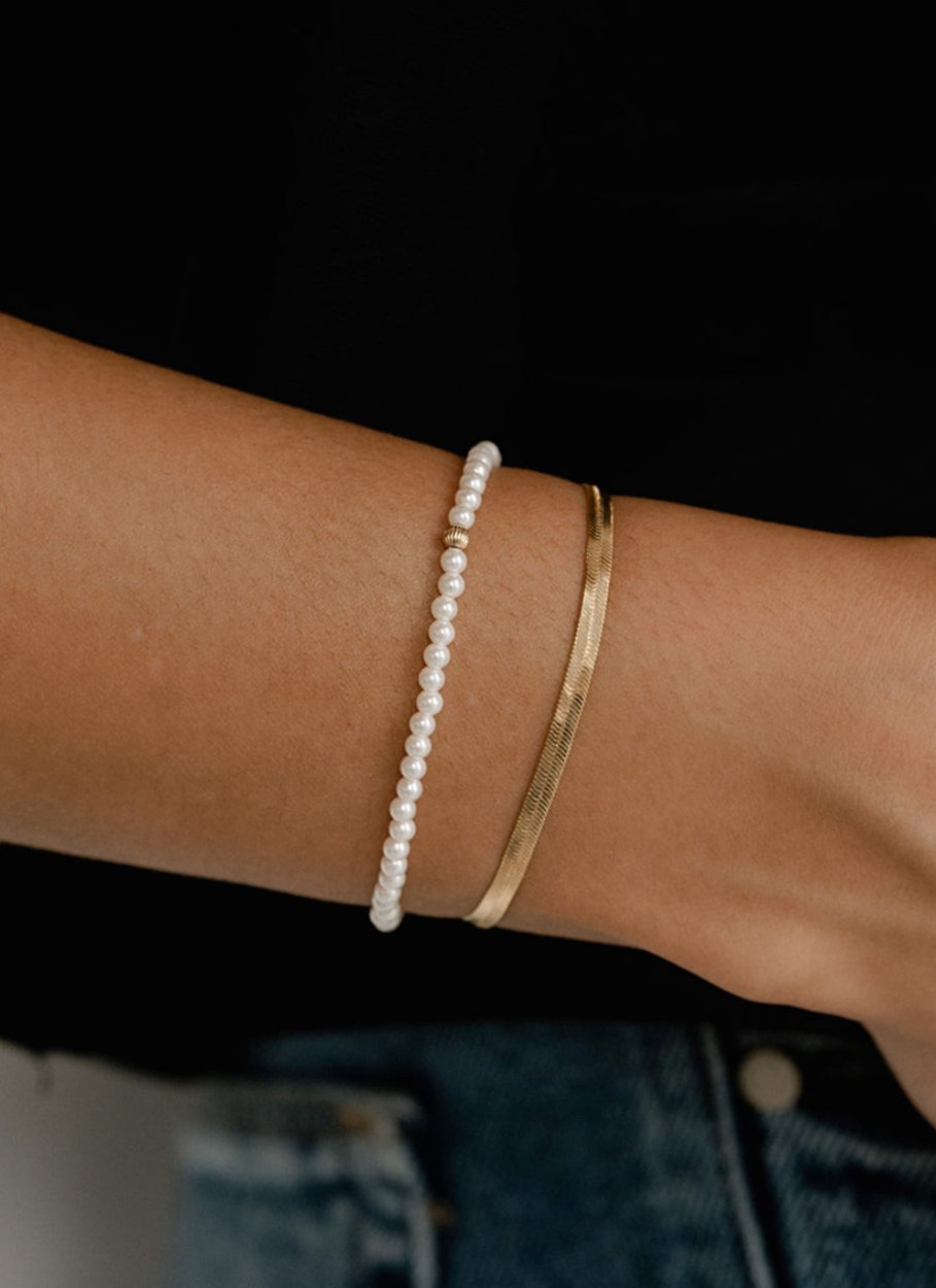 Stretchy Pearl Bracelet