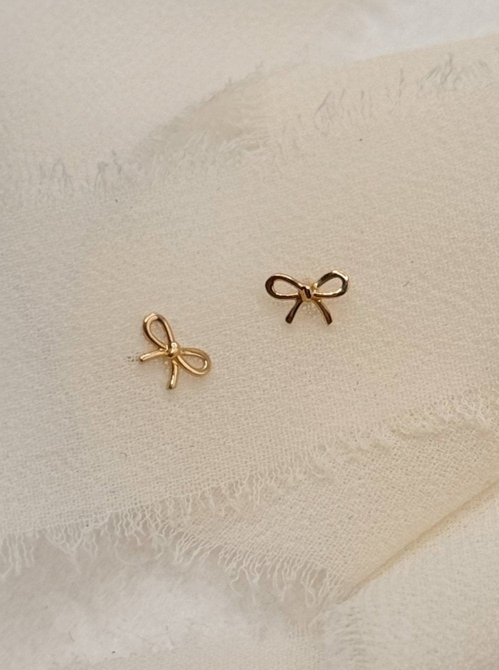 Solid Gold Bow Studs